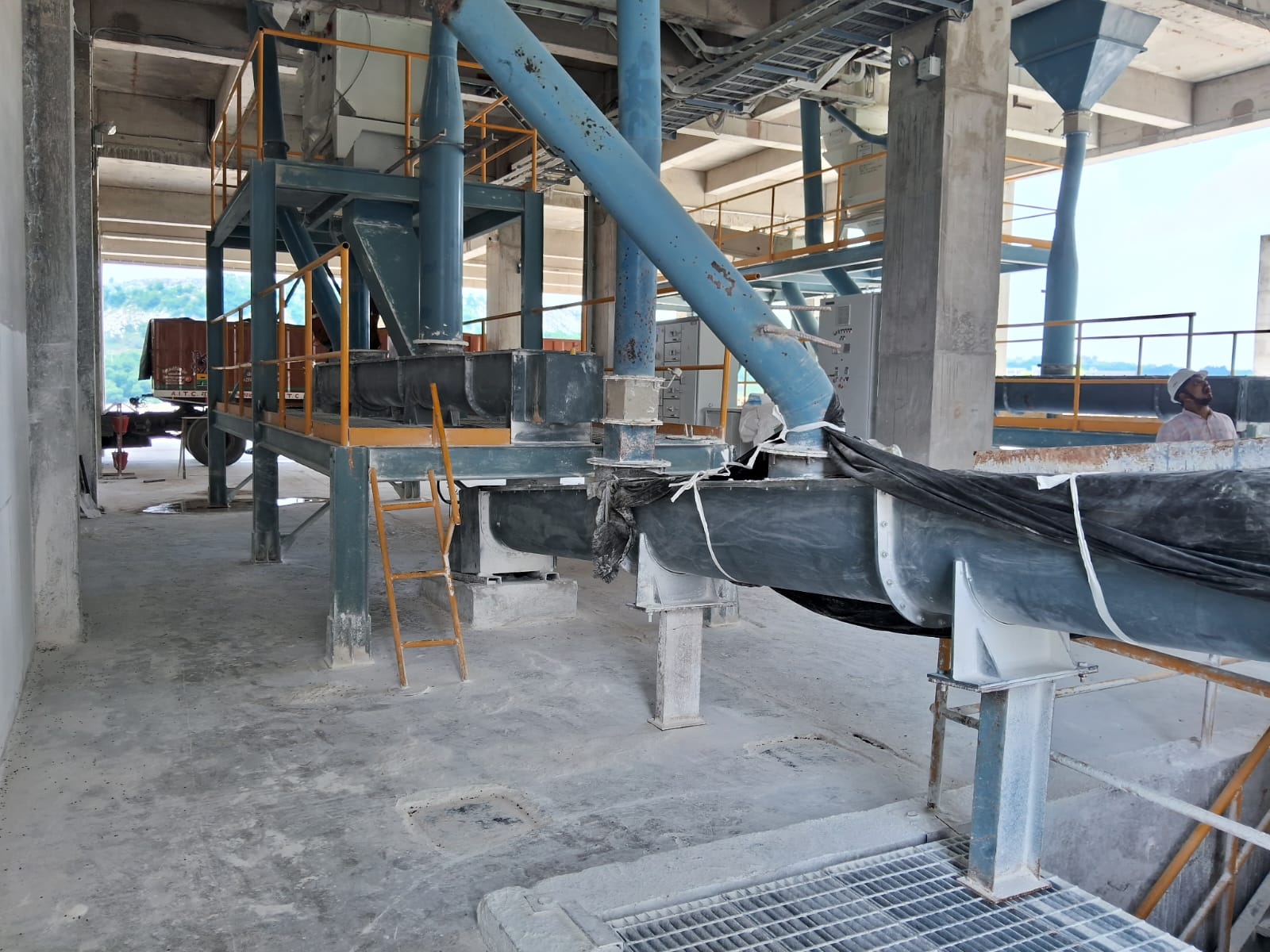 Vertical Screw Conveyor Installation 3