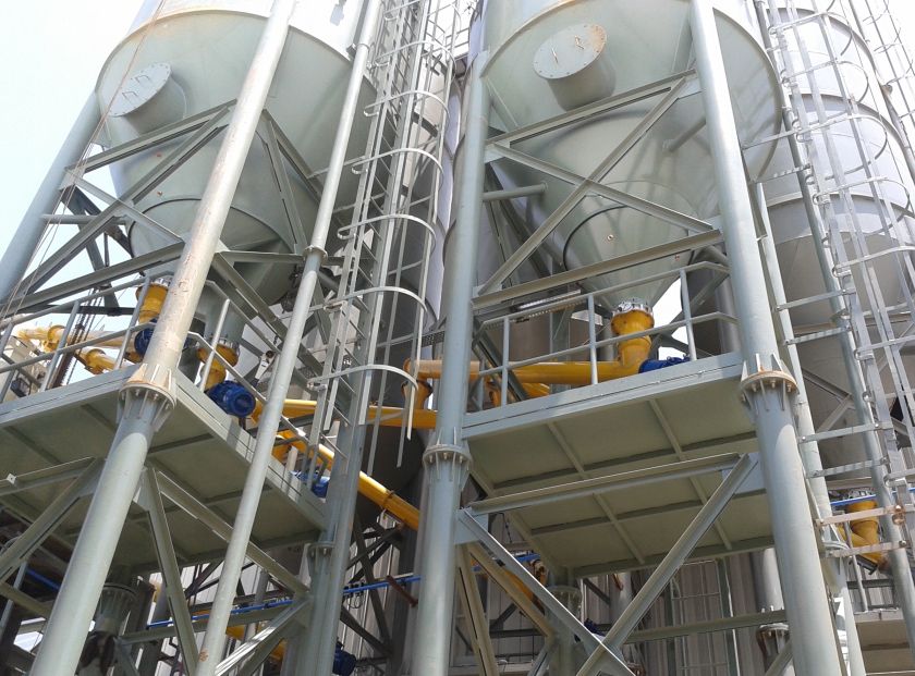 Inclined Screw Conveyor Application 1